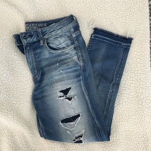 Distressed American Eagle Cropped Jegging